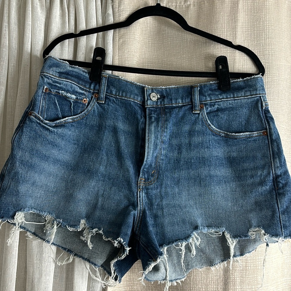 NWOT Abercrombie Mom Short